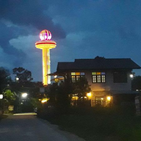 מוקדהאן Baantung Homestay מראה חיצוני תמונה