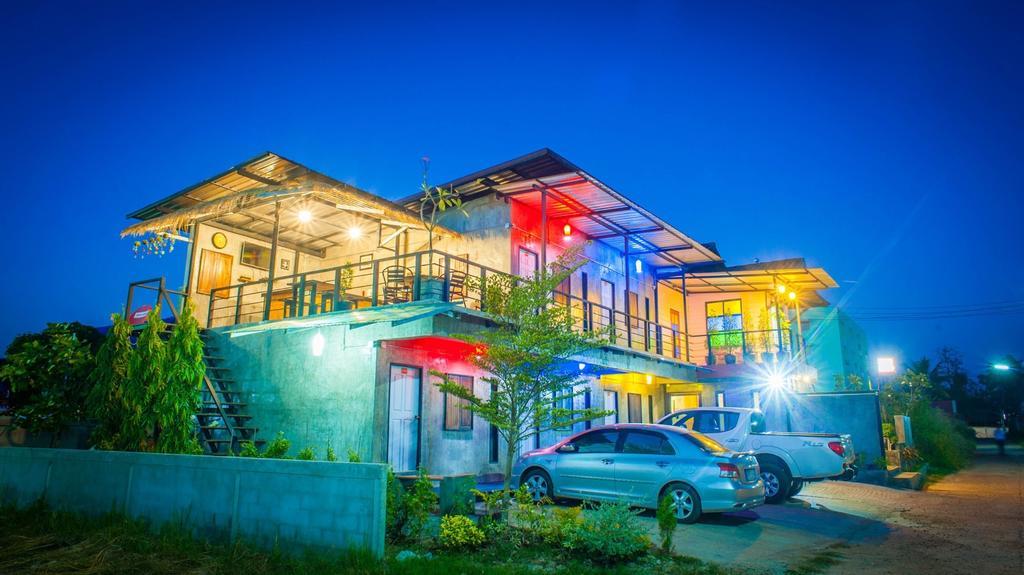 מוקדהאן Baantung Homestay מראה חיצוני תמונה